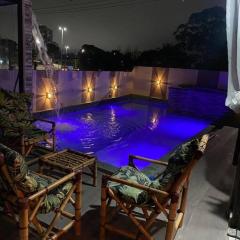 Alugo espaço com piscina + Jacuzzi!