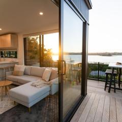 Harbour Haven - A Sunset Oasis! - By KOSH BNB