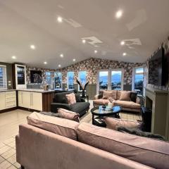 Luxury Lodge With Hot Tub In Royal Deeside