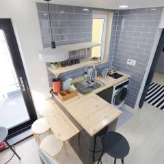 3R+2Baths/ Ewha / Sogang / near Shinchon & Hongdae