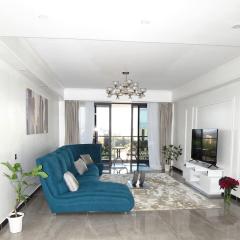 Spacious 3 Bed Apartment-Gym Pool and Rooftop View