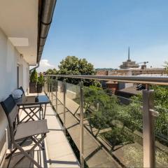 Lovely 1-BDR apartment with view of Cathedral