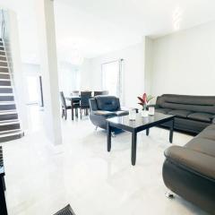 4BR Niagara Getaway-Prime Location