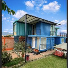 Container convertido en acogedor apartamento