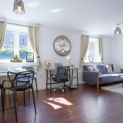 Beautiful Apartment - Close to City Centre - Free Parking, Fast Wifi, SmartTV with Sky TV and Netflix by Yoko Property