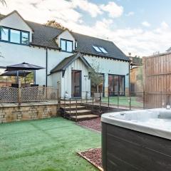 Cotswold holiday let with hot tub - The Old Garage