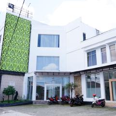 Urbanview Hotel Ratu Elok Syariah Banjarbaru by RedDoorz