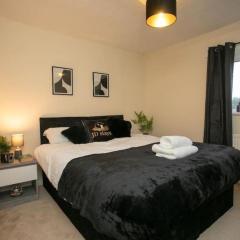 3 Bedroom Apartment with 24-hour front desk and free WiFi - Offer long stays