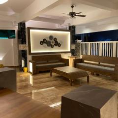 Le Poshe Luxury - TIE Hotels & Resorts