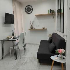 Lovely independent mini apartment central Cagliari