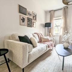 Stylish Retreat - 4 Min Downtown