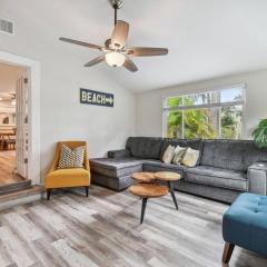 Chic & Cozy 3 Bed/2 Bath House Near Beaches