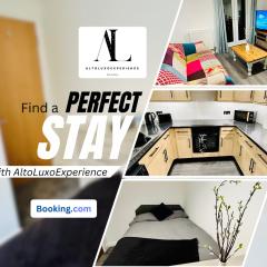 The Purple 5 Bedroom House By AltoLuxoExperience Short Lets & Serviced Accommodation With Free Parking