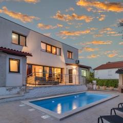 Villa Lelaina near Pula with private Pool and 3 km from the beach