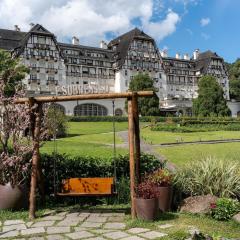 Lofts Charmosos de frente para o Lago Quitandinha com Garagem