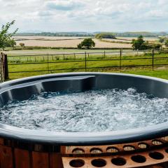 Fibden Farm Glamping - Luxury Safari Lodge