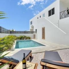 Villa Kiwi 3 min to the Beach with Private Magnesium Pool & Dive Rinse Tank