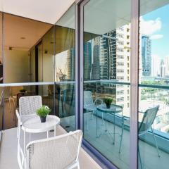 LUXFolio Retreats Beautiful JLT 1BR Apartment