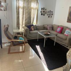 3 bedroom apt excellent location near to malls
