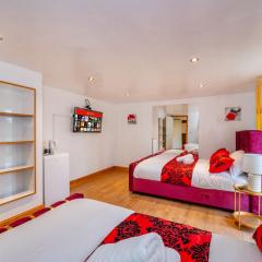 *RE98BL* For your most relaxed & Cosy stay + Free Parking + Free Fast WiFi *