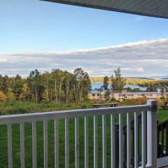 Cute Lower Level Cedar Lodge Room with Balcony & Lake Views!