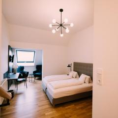 GUESTHOUSE RIEGERSBURG - Das Haus der guten Geister