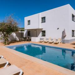 Villa Torres is a great villa only a 10 minute walk from the centre of Playa den Bossa