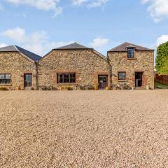 8 Bed in Pearsie CA261