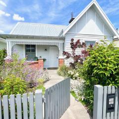 Botanica House - Your Kyneton Oasis