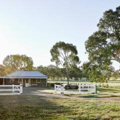 Stoneycroft Cottage ~ Grampians Farm Stay