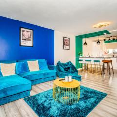 Sleek and Stylish 3 Bed in Greenock - Sleeps 8