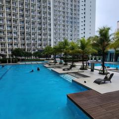 Resort-Style Living at the 'Wall Street of the Philippines' in Makati! Enjoy the epitome of luxury near NAIA Airport & BGC, FREE POOL ACCESS, WIFI, and NETFLIX. Secure Your Limited Offer This Month!