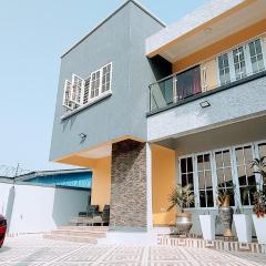 Private Room with living space at Legon