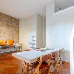 Tastefully Curated Mezzanine Studio Flat Hackney!