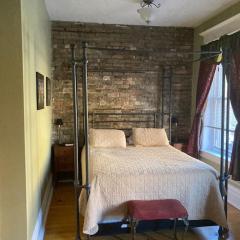 Large Private room with Queen bed - 2a