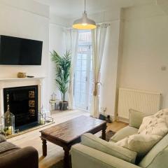 Newly Refurbished City Centre House With Parking