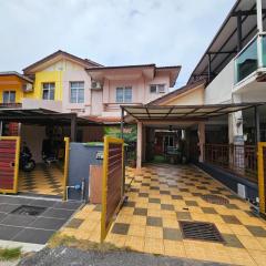 Homestay LaNik Saujana Utama 2