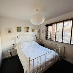 Sunny Room in Highbury