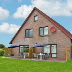 Spacious apartments with private terrace near the North Sea dike Nessmersiel