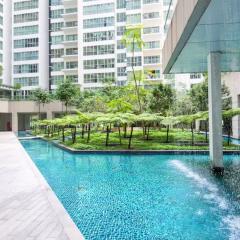6 Pax Regalia Suite & Residences Infinity Pool with KL City View