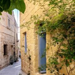 Historic Hideaways - 900 Year Old Converted Studios
