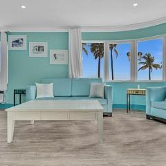Panoramic beachfront Suite
