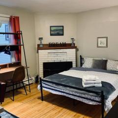 Cozy Apt #4 in DT Halifax