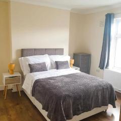 Gravesend 1 Bedroom Flat 2 Min Walk to Station & Town Centre