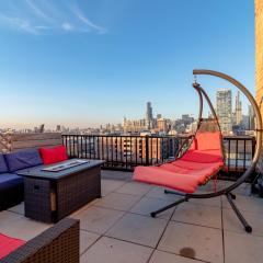 McCormick place luxury Penthouse Duplex with personal rooftop with optional parking for 8 guests