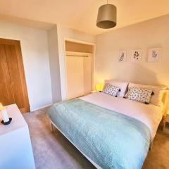 Bluebirds Cottage - Light & Airy 2 Bed in Bourton!