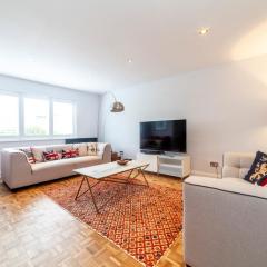 Hidden treasure 2 BR ground floor apt, Brentford