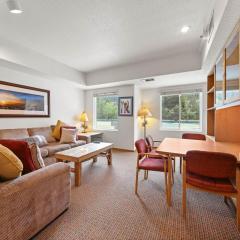 Palisades Tahoe Lodge Rentals Studio #223