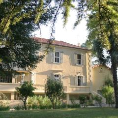 Beautiful appartment with pool in Provence