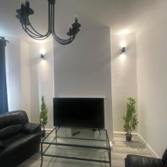 Spacious 3 Bed House London